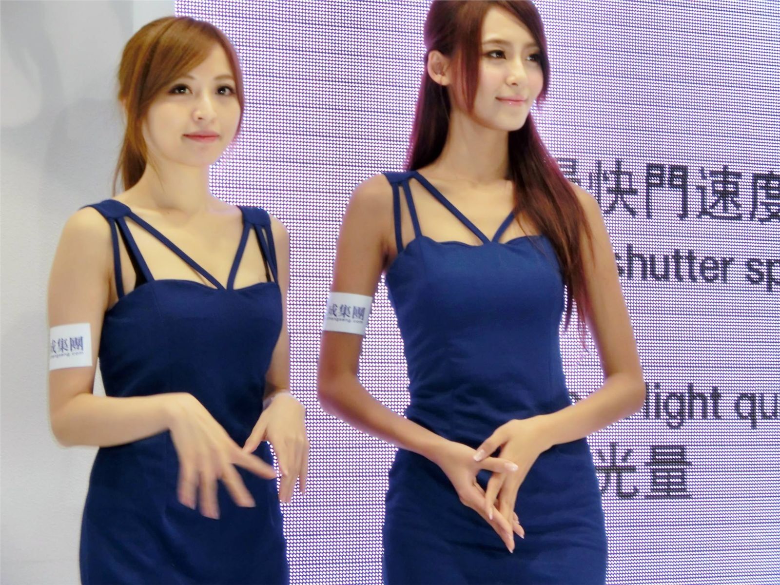 Winnie Lucy 双人合影 2013台北摄影器材展